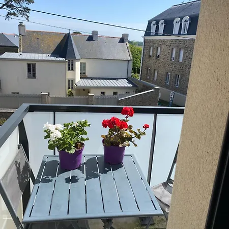 Joli Studio Tout Neuf * Saint-Malo